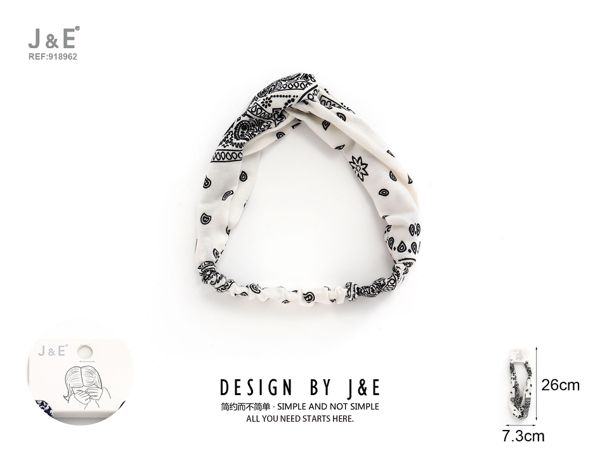 Turbante de flor en blanco