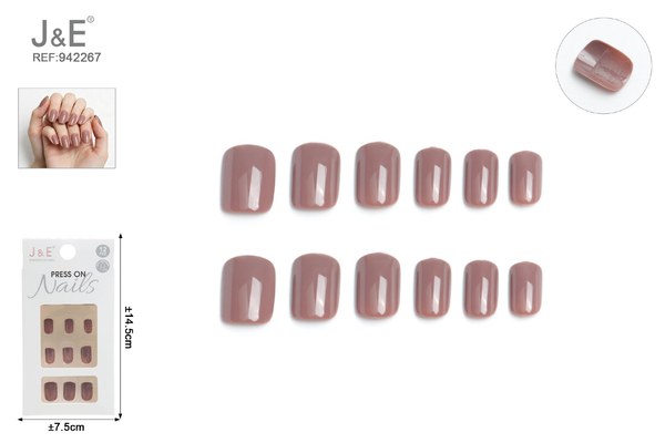 Unas postizas de color latte con adhesivo 12